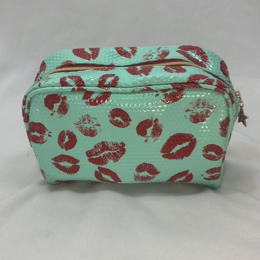 Turquoise and red lips makeup bag